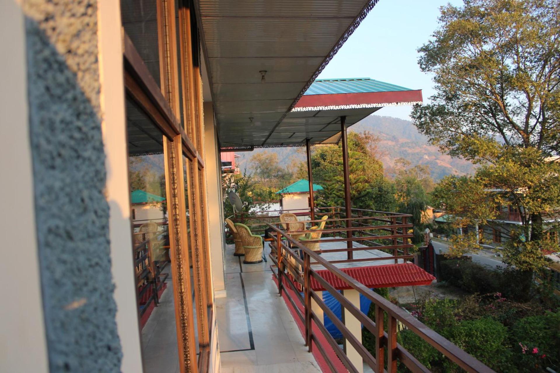 Aditya Homestay Bir-Billing Surrounded By Mountains 외부 사진