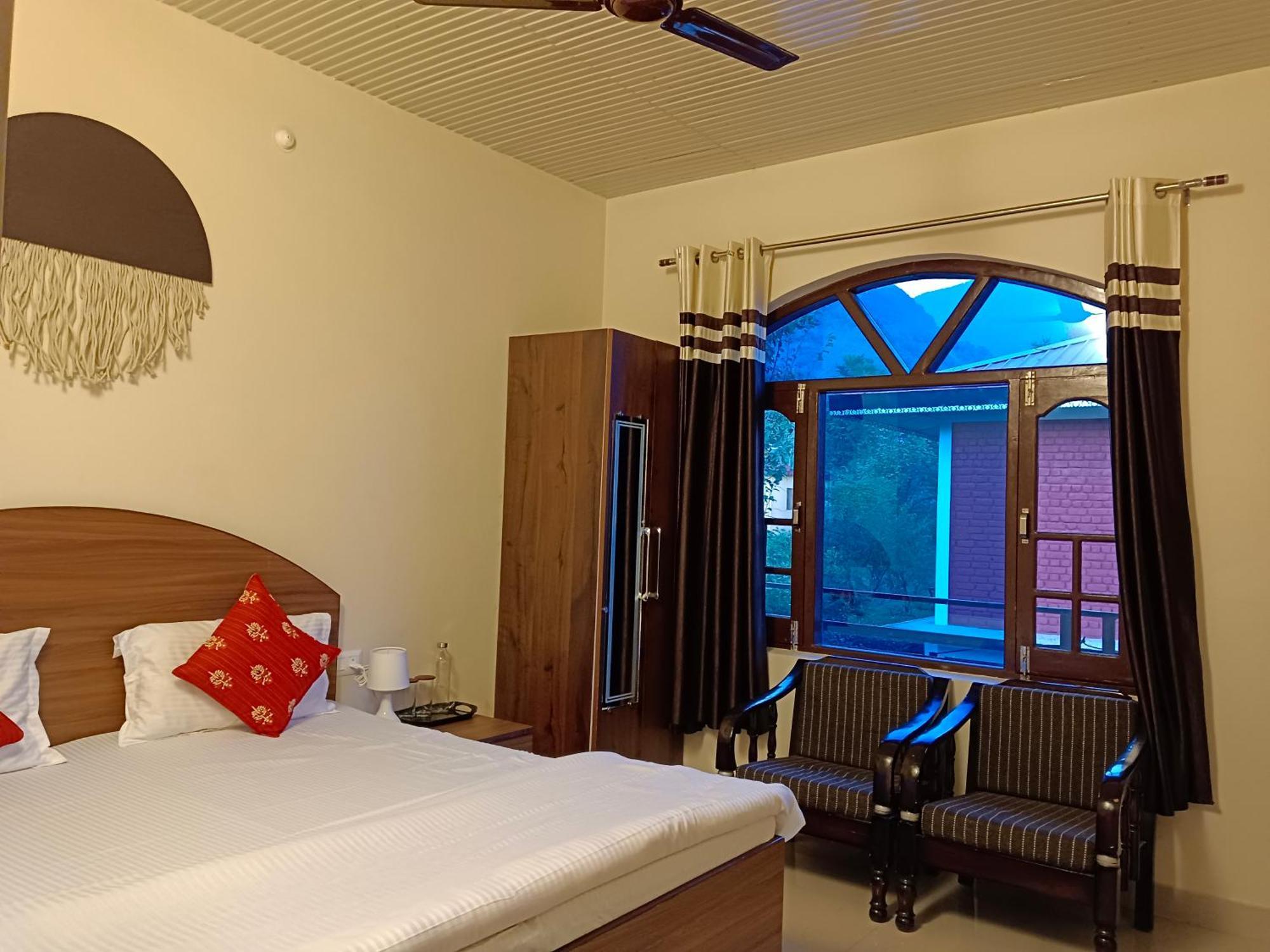 Aditya Homestay Bir-Billing Surrounded By Mountains 외부 사진