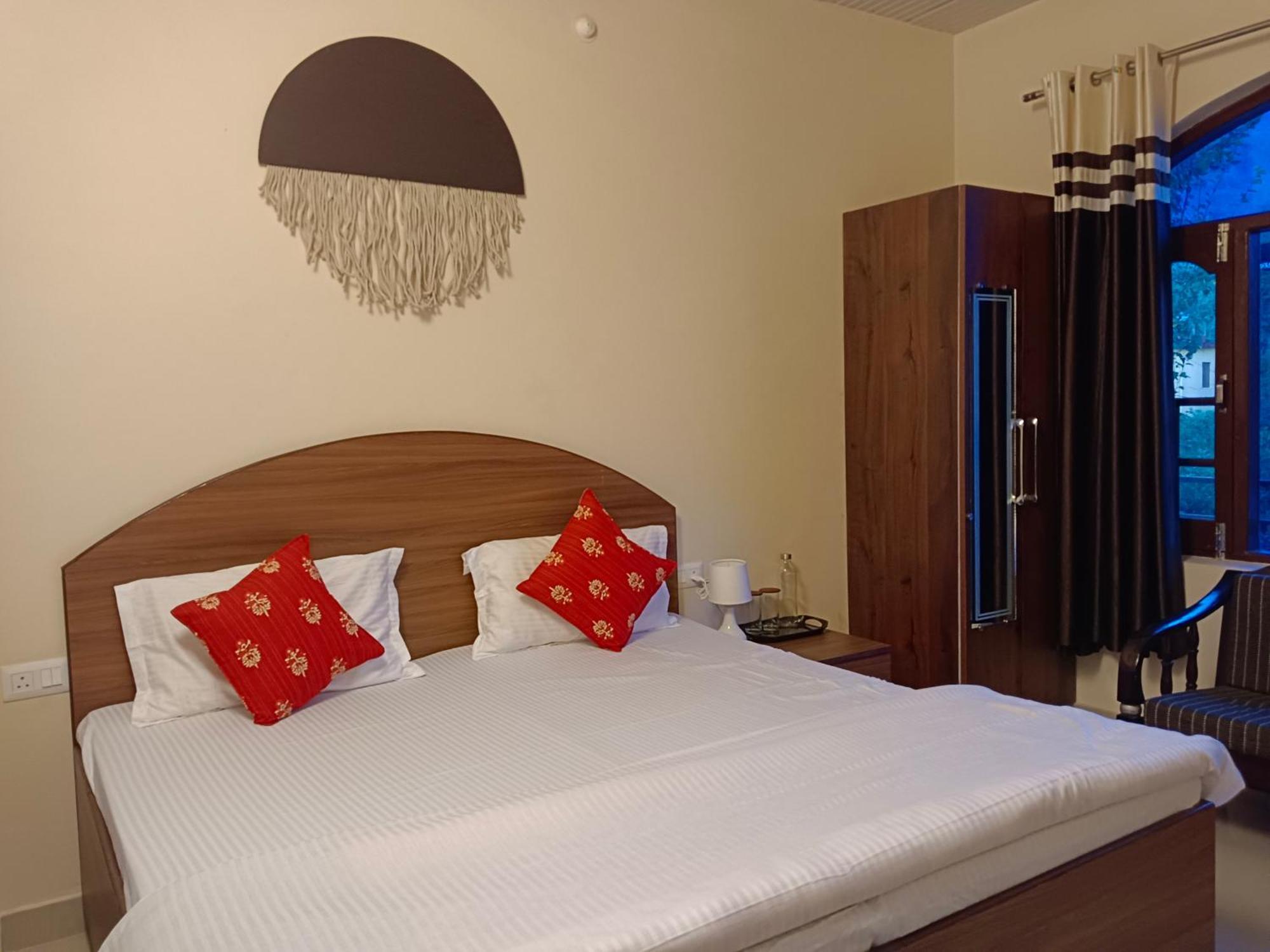 Aditya Homestay Bir-Billing Surrounded By Mountains 외부 사진