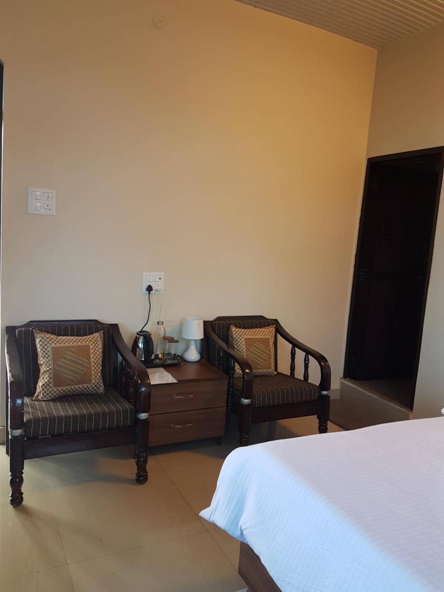 Aditya Homestay Bir-Billing Surrounded By Mountains 외부 사진